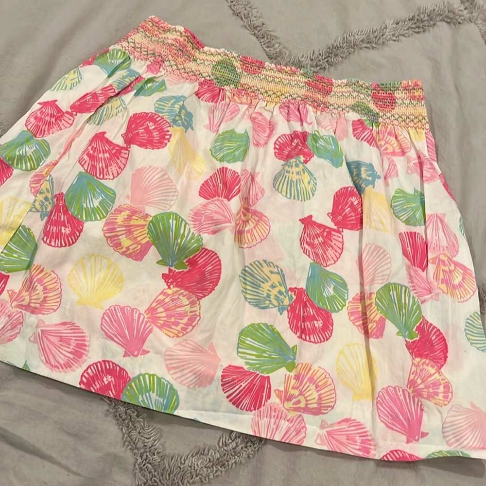 Lilly Pulitzer skirt RUNS BIG